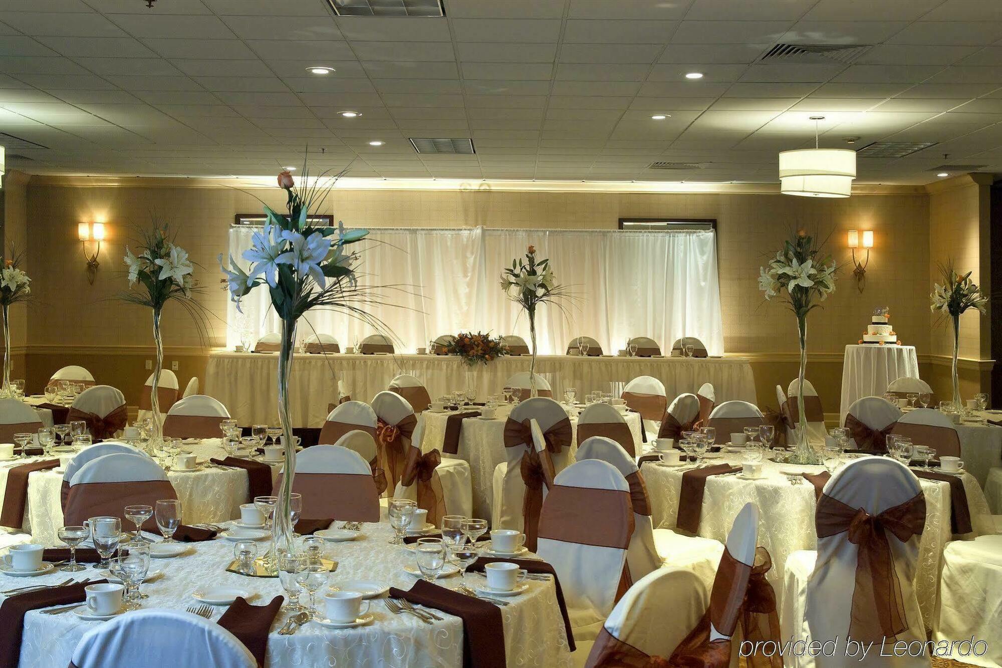 Best Western Plus Strongsville Cleveland Restoran gambar